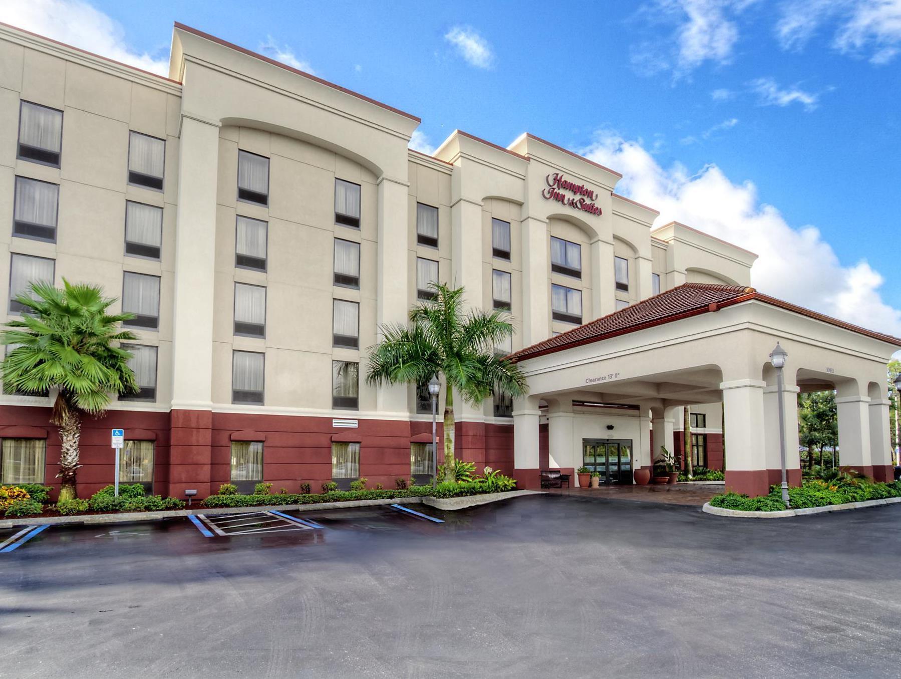 Hampton Inn & Suites Fort Myers Естеро Екстер'єр фото
