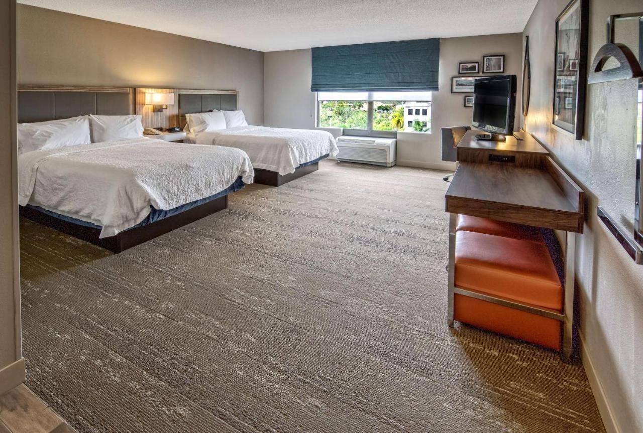 Hampton Inn & Suites Fort Myers Естеро Екстер'єр фото
