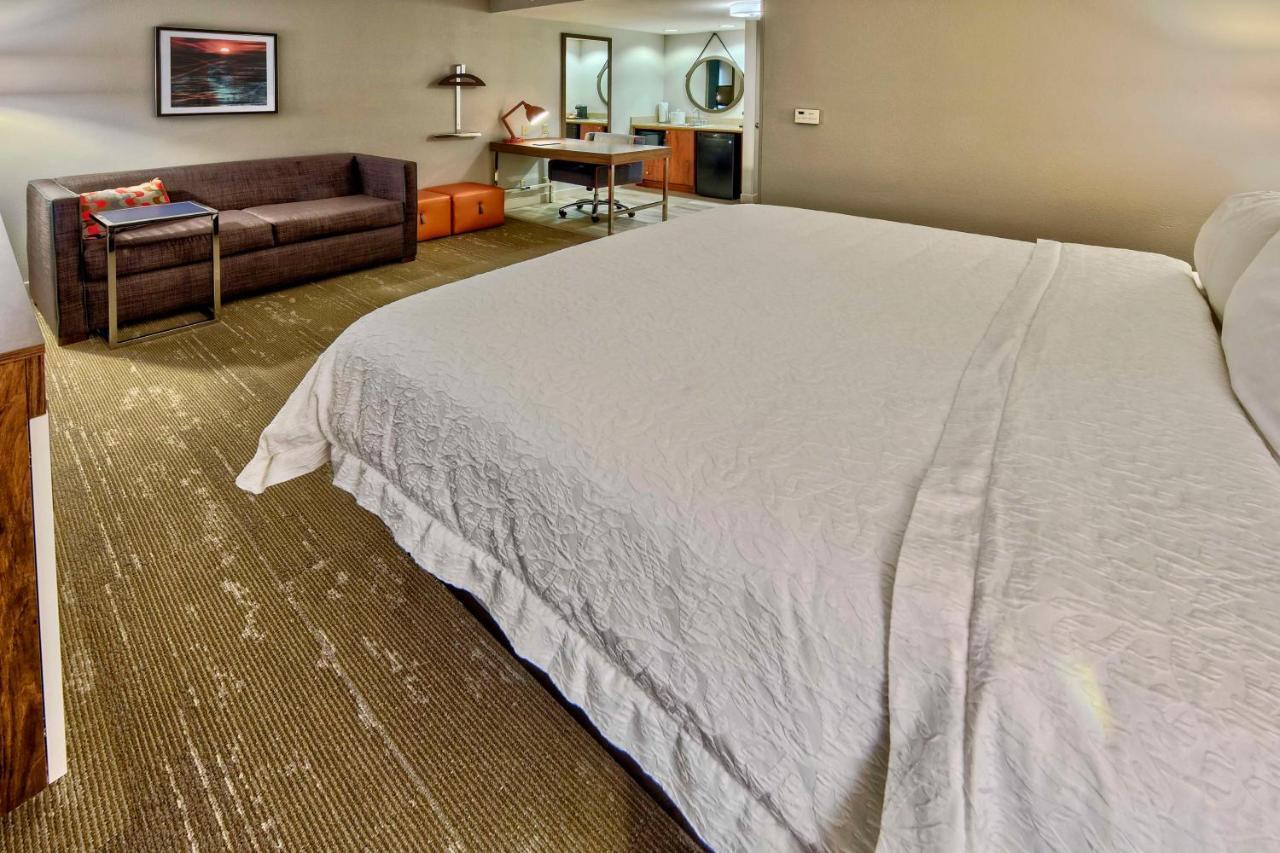Hampton Inn & Suites Fort Myers Естеро Екстер'єр фото