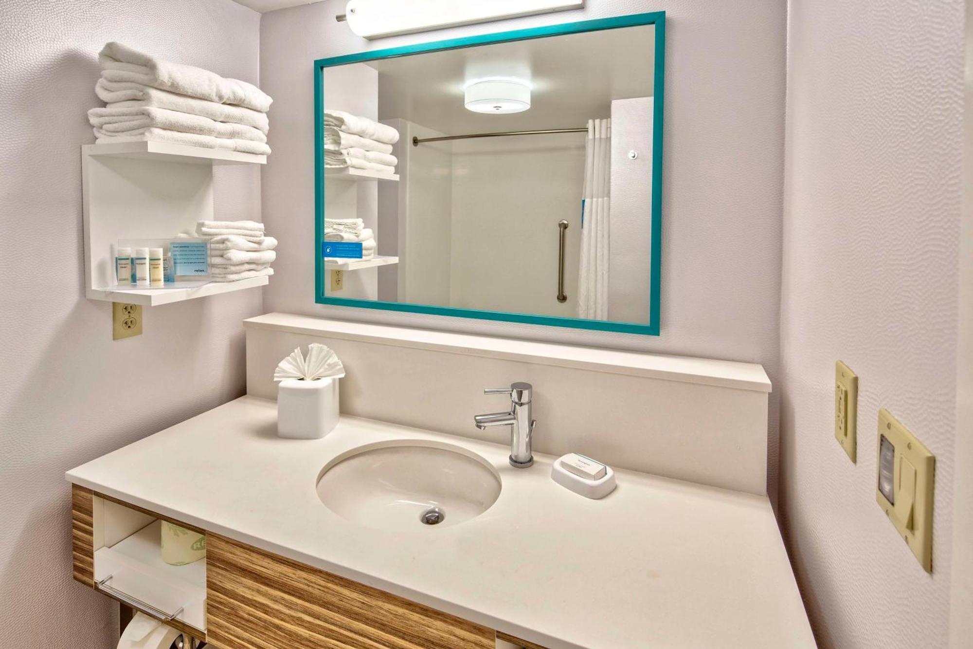 Hampton Inn & Suites Fort Myers Естеро Екстер'єр фото