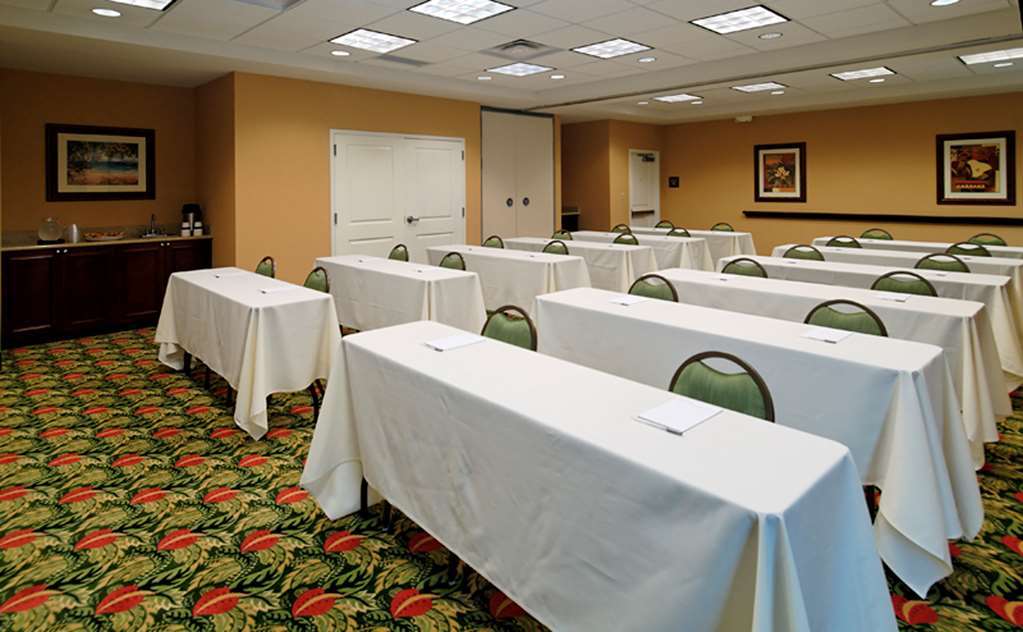 Hampton Inn & Suites Fort Myers Естеро Зручності фото